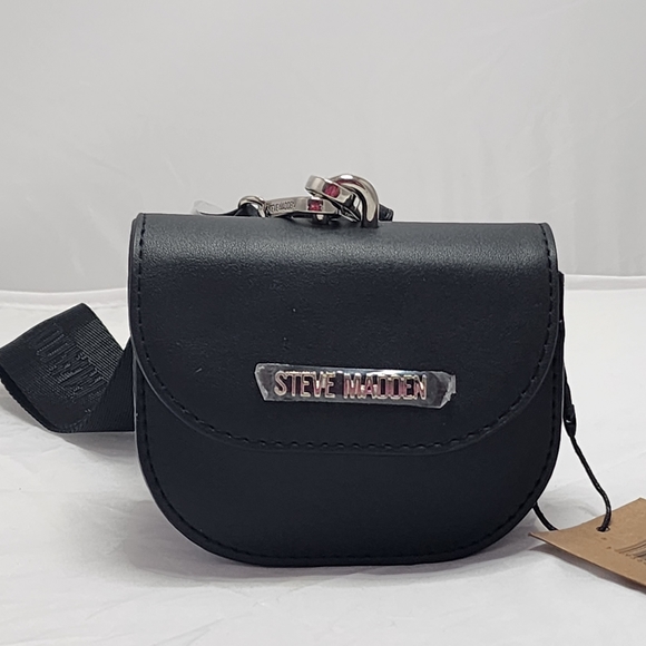 Steve Madden Handbags - Steve Madden Small Wristlet